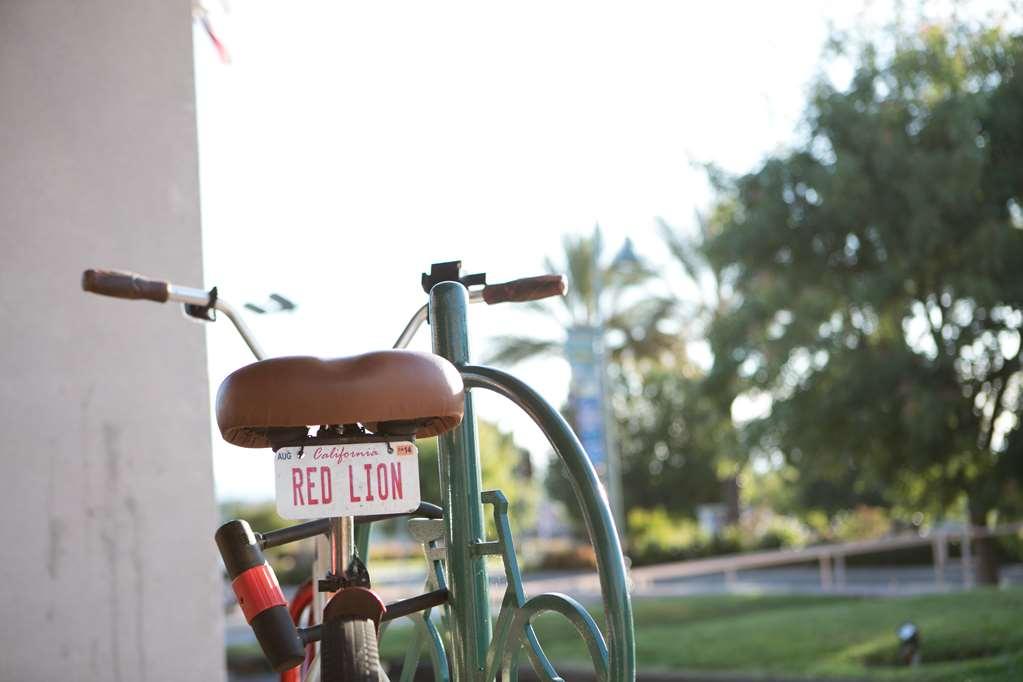 Red Lion Hotel Redding Konforlar fotoğraf