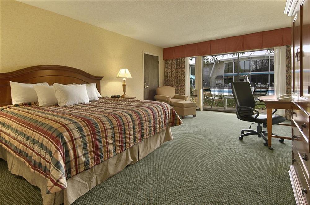 Red Lion Hotel Redding Oda fotoğraf