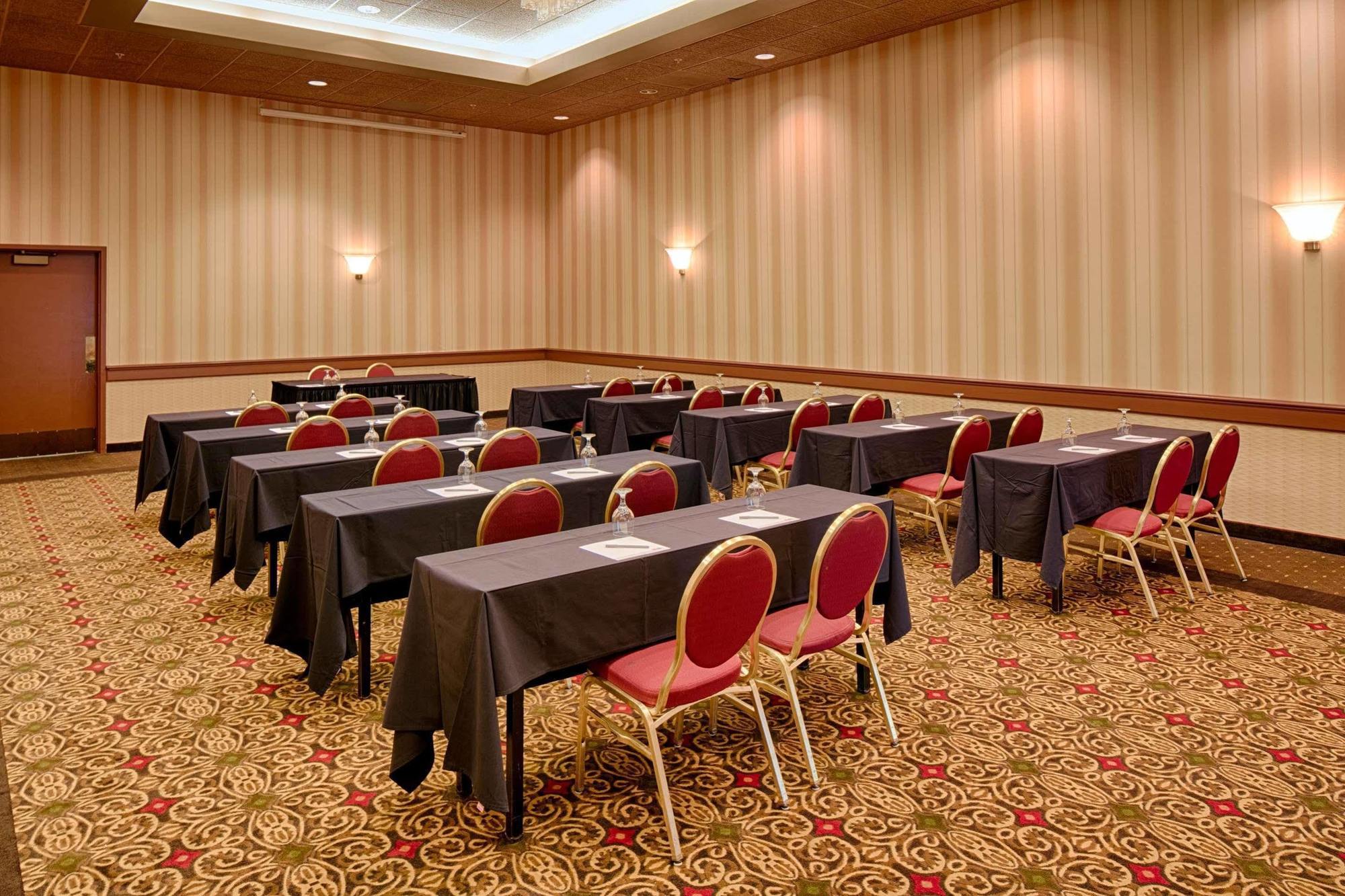 Red Lion Hotel Redding Dış mekan fotoğraf