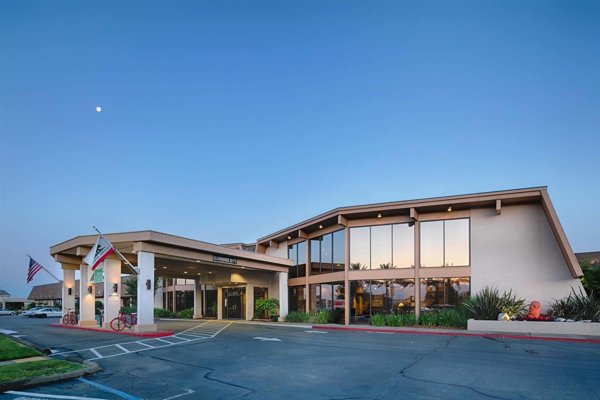 Red Lion Hotel Redding Dış mekan fotoğraf