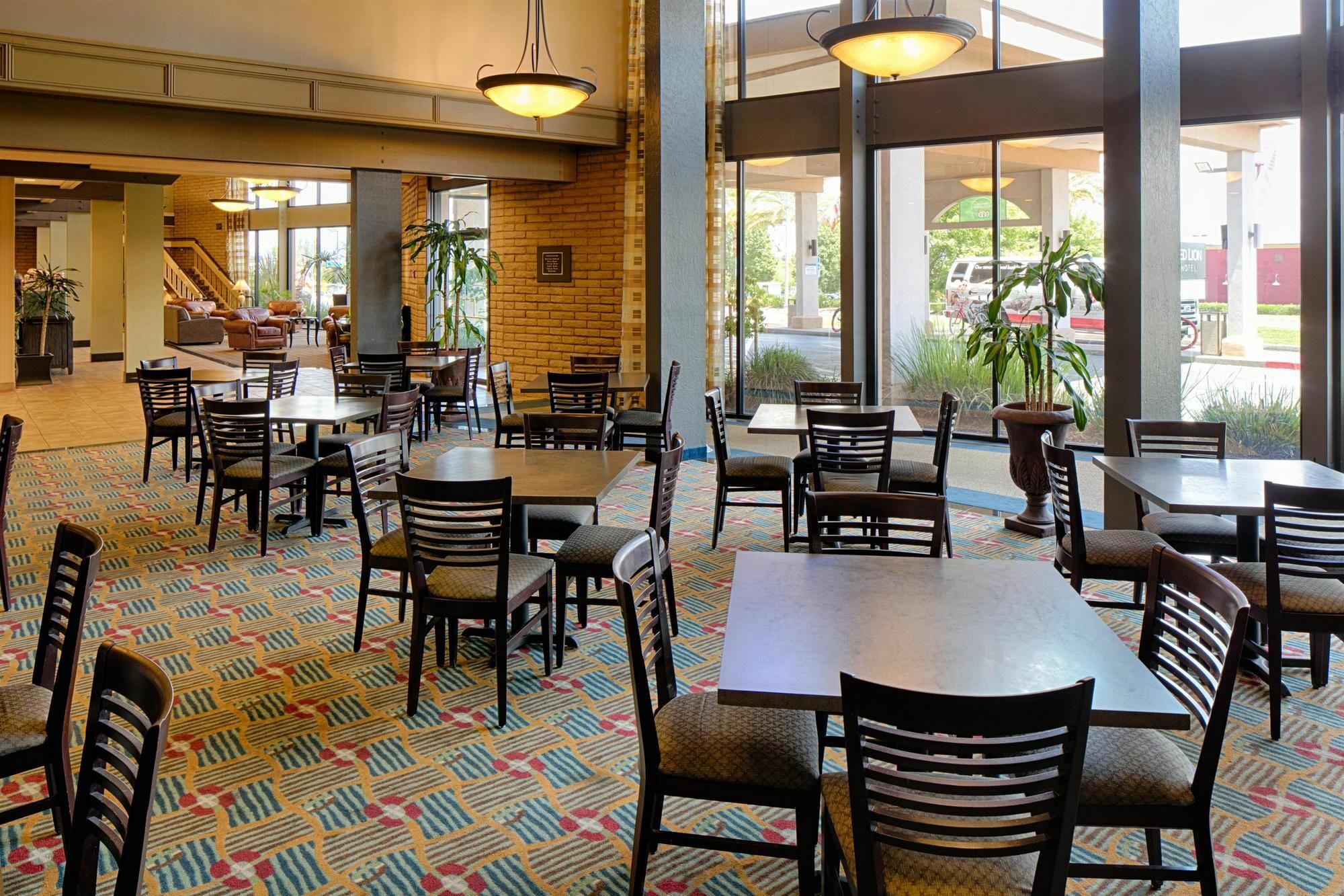 Red Lion Hotel Redding Dış mekan fotoğraf